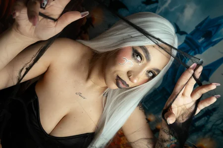 CamilleJuicy_ this is halloween 🎃💀 Foto