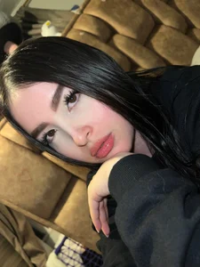 angel_sweet_vのHoney ❤️‍🔥の 2枚の写真