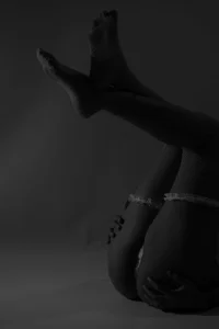 peyton_velvet Are you one of those people who dare to admit their weaknesses? 😏👣 Pic 3