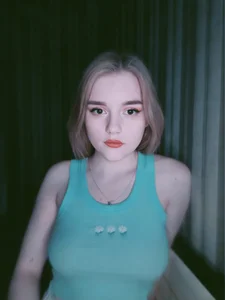 Dami1820 Public Pic 2