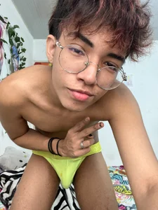 alejito_jeje: Alejo ( 3 фото)