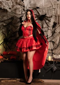 IvonneOwen I'm your halloween charm 🍭 Pic 6