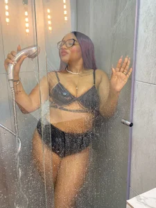 Lawrenhils shower hot🔥 Pic 2