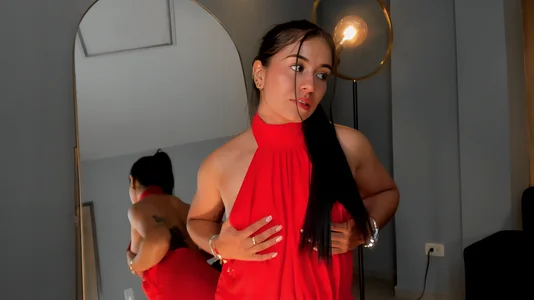 MilaColemanの❤Red tentation❤の 8枚の写真