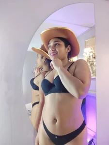 SEXY COWGIRL 😏🔥 de eve_diamond_cr  4 photos