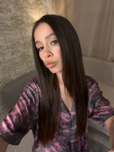 AnabelHun Cozy & Confined Pic 2