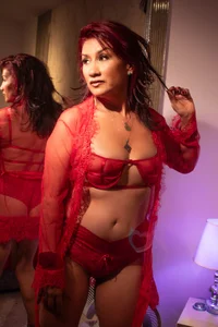 Ahytanna you like a milf like me? Pic 4