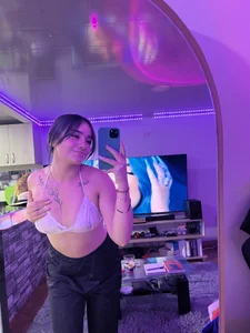 MiaRousexxx_の🔥の 3枚の写真