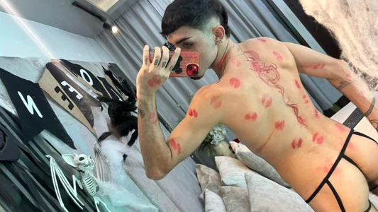 kiss all my body 💋 de NikoStone_  photos