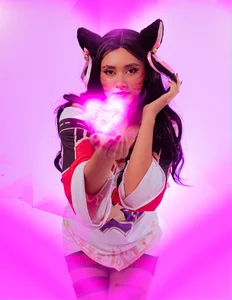 kristal_aitana Power Ahri Pic 4