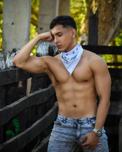 _Ryan_walker Public Foto 2