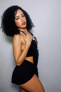 Kiara-Lux BEAUTIFUL SEXY GIRL Pic 2