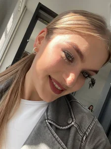 girl de AlinaLiii  4 photos