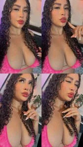 LeahAngell I love how the color pink stands out against my huge tits. ⭐ Immagine  4