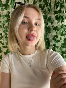 Eva_kiki > < Pic