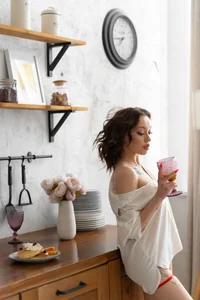 ZoeyNeal: Public ( 4 фото)