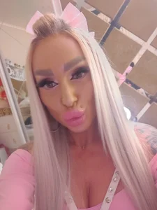 hotgirlsmoking_69xxx Public Pic 4