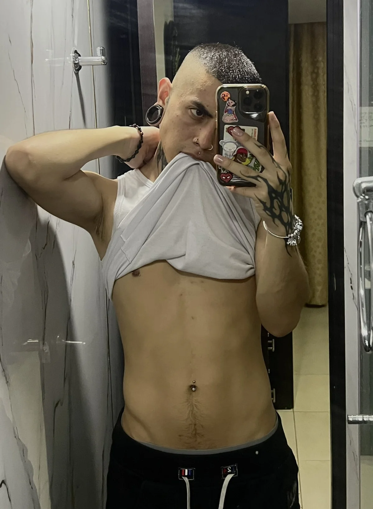 _valentinoooo-এর ট্রেন্ডিং  891টি ছবি