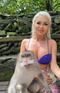 AlexaFaye I need a 6 month vacation twice a year! Pic 3