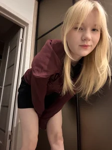 🍷🍉 Cozy in my burgundy sweater od KoriMelon  2 snímek
