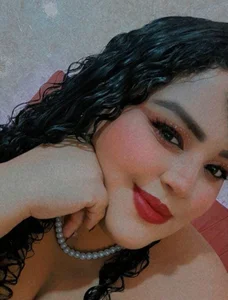 MelannieSimons face Pic 6