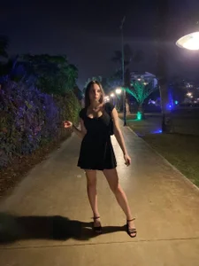 EmilyCroft: Public ( 2 фото)