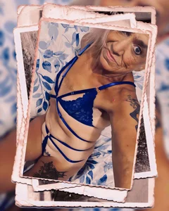 Hmblesexslaves Public Pic 9