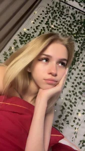 Cute_Student Public Kuva