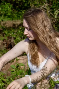 Felicity_Moore the sun kissed the girl💘 Pic 7