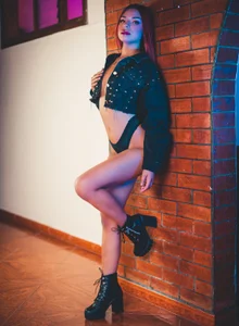 Emmily_Savage Feeling Sexy Hình 4