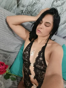 Carlota_milf_30 Flowers for you 🌸 Pic 7