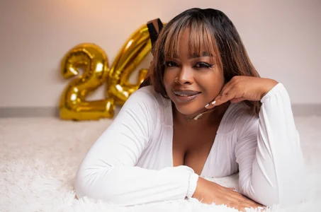 MadisonLopezx HAPPY BIRTHDAY TO ME! 💋👑🖤🌹🎁🍰 зображення 2