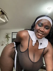 blaisysmith Is ok to be on knees and suck? Immagine 