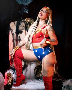 Kenya_carper Your Wonder Woman, do you like her?🎃 Pic