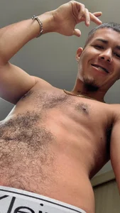 Sir_kev66 kullanıcısının snigg my hairy albümü -  5 fotoğraf