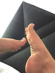 Violet_carsonのFeet 🦶❤️‍🔥❤️‍🔥の枚の写真