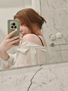 LakishaSolianiのVERY revealing underwear.の 9枚の写真