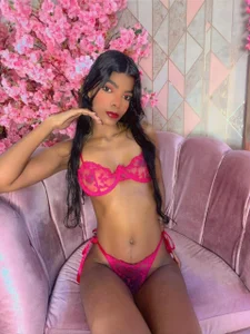 BriannaRosesのebony hotの枚の写真