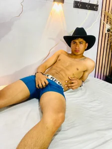 EthanLucy we are you type Fotka