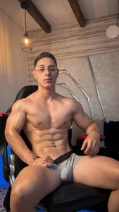 MAXTHOMSON 🤓 Hình