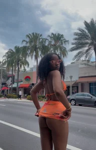 DominaLunaLusty Public Foto 8