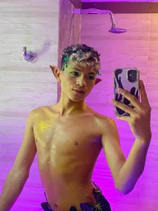 Sammy_Millers Christmas has arrived and your elf will give you your present, Santa Claus. Foto 2