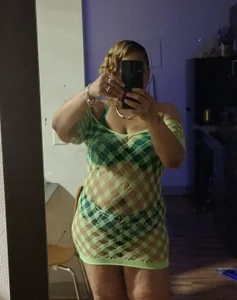 Thickhummerchick50's XXX Nude Photo 2