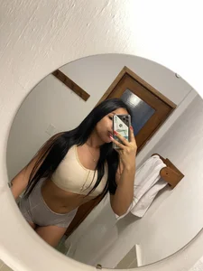 isabella1sexy Being outside. Pic 6