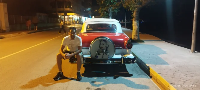 Aykut1990 Public Immagine  3