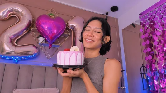 AdammClark1: 21st Birthday💋🎁🥳 ( 2 фото)