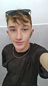 Twink18_ Public Foto 2