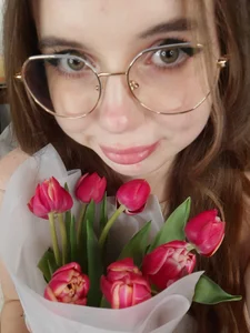 🥰Me with flowers💐 od SugarMuse  8 snímek