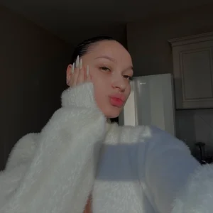 TyraEspina Public Pic 2