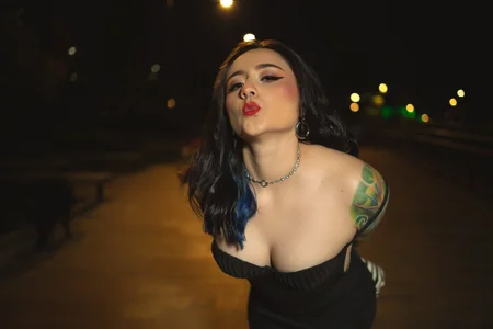 👄 de KatherineBond  3 Imagens